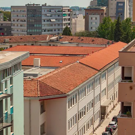 Casa Viktoria- Raffinato E Spazioso Appartamento Pordenone